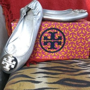 Tory Burch silver ballet flat w/box